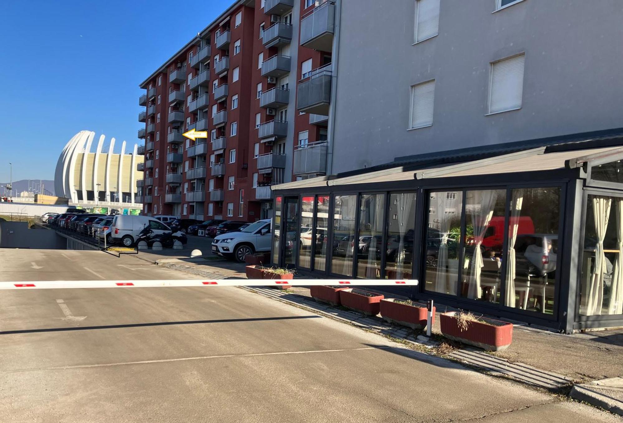 Delux Apartment La Arena With Private Garage Zagreb Exteriör bild