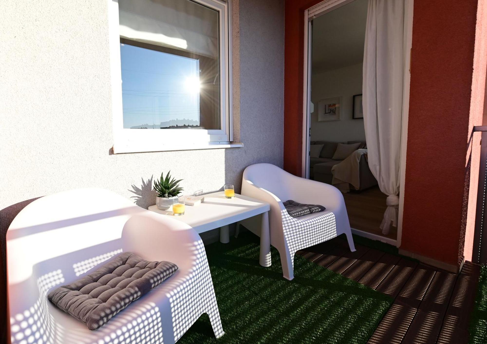Delux Apartment La Arena With Private Garage Zagreb Exteriör bild